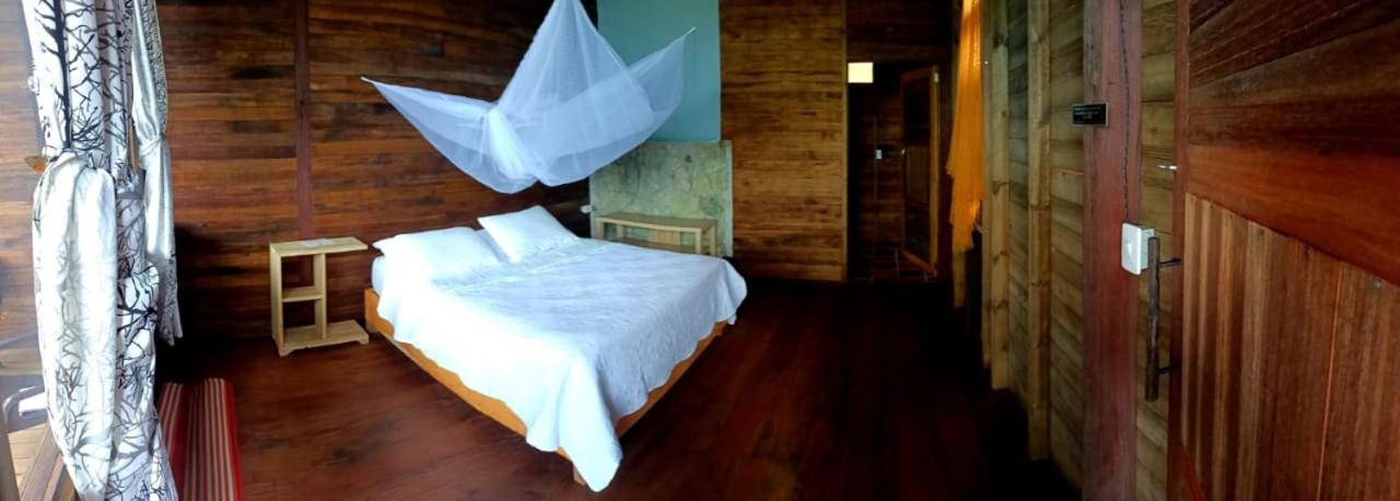 Piedra Piedra Lodge Nuquí エクステリア 写真